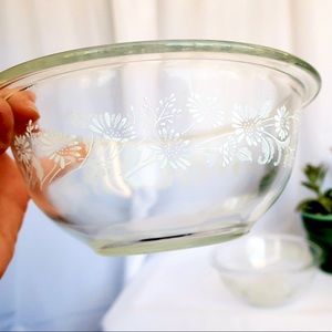 Pyrex Nesting Bowls Colonial Mist White Daisy
